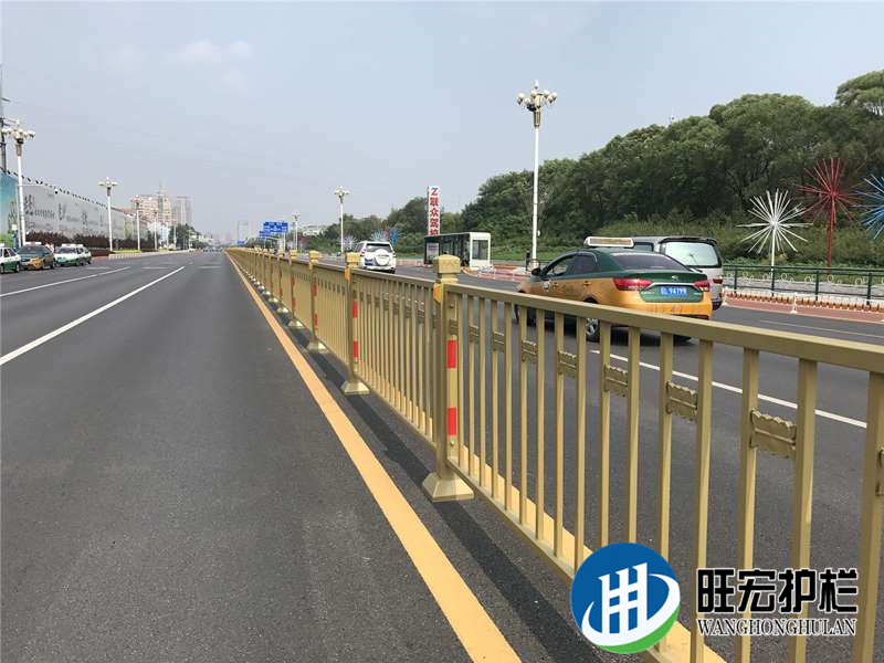 道路黄金护栏